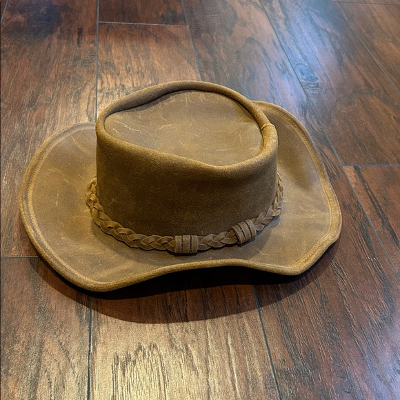 Minnetonka Other - Minnetonka Brown Leather Outback Hat